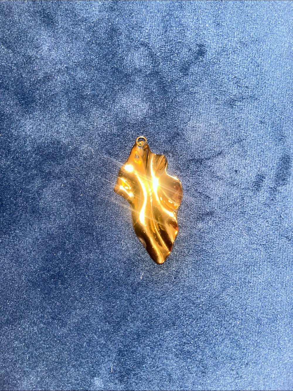 Gold Sculptural Women’s Pendant Necklace - Elegant Organic Design